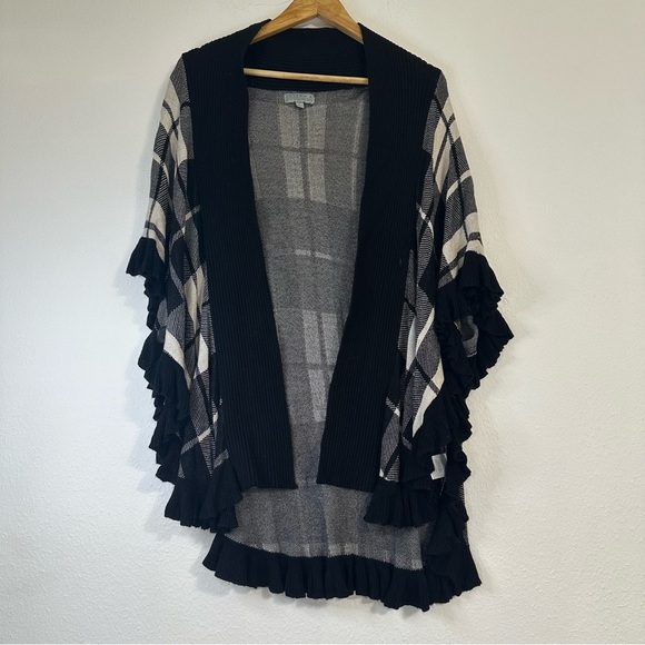 Joseph A. Preppy Women's Black and Cream Plaid Cardigan Sweater - Picture 2 of 10